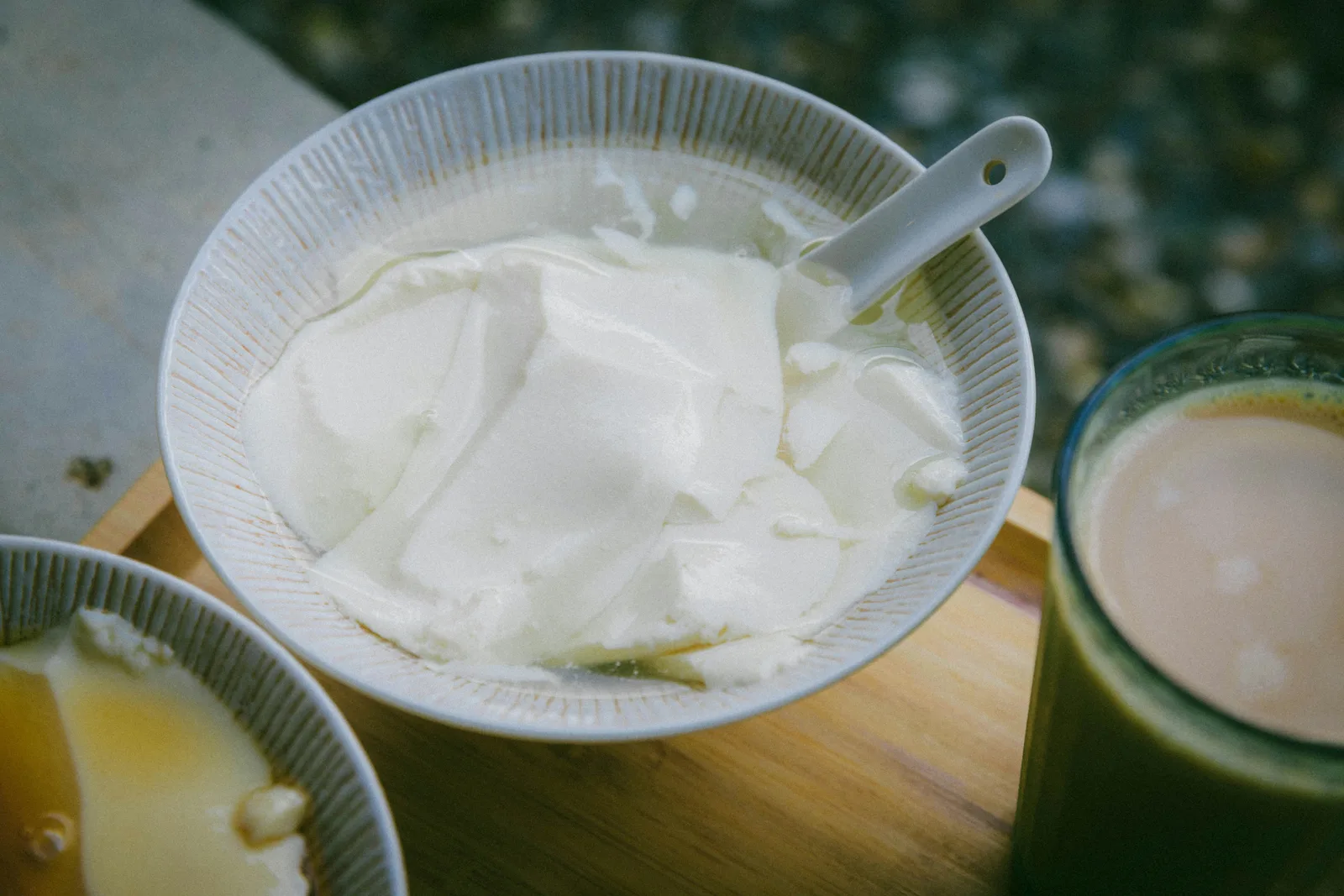 Bowls of cultured food on a table